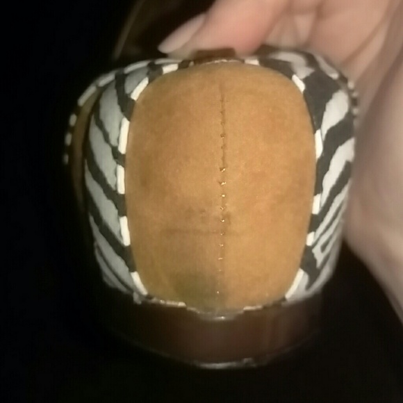 Shoes - Picture 4 of 5